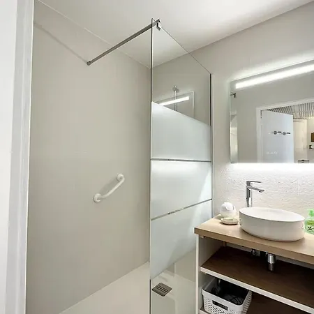 Les Felibriges - 2-room Flat - Ideal For Congresses In Appartamento